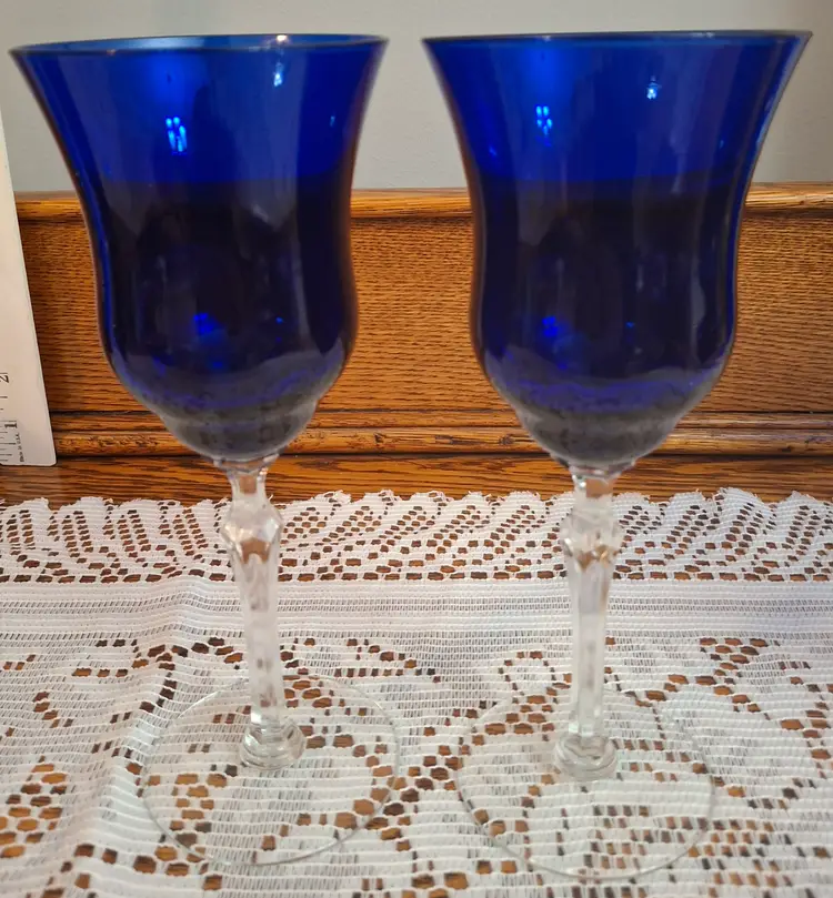 Vintage Louie Cobalt Blue Wine Glass