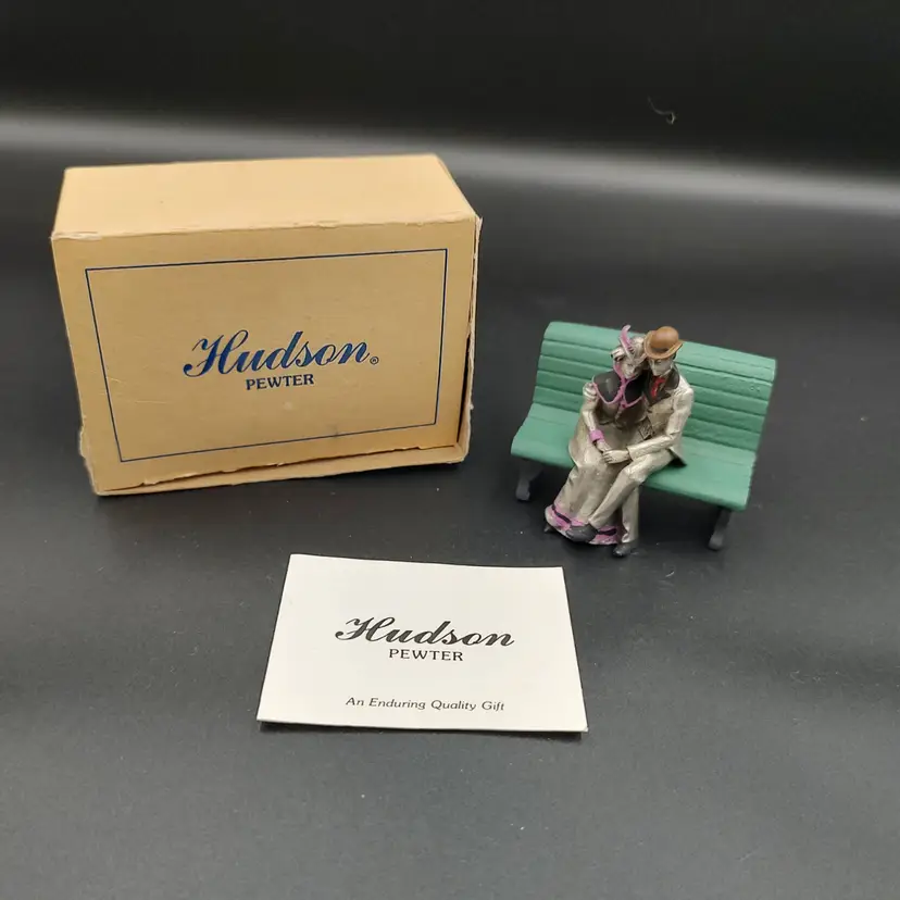 Vtg Hudson Pewter Villagers Ed and Naomi With Bench Figurine