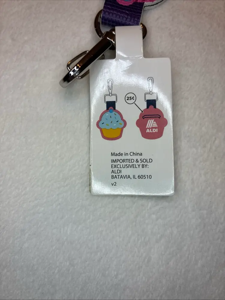 ALDI Quarter Holder Keeper Original Cupcake NEW 2019 Keychain NWT