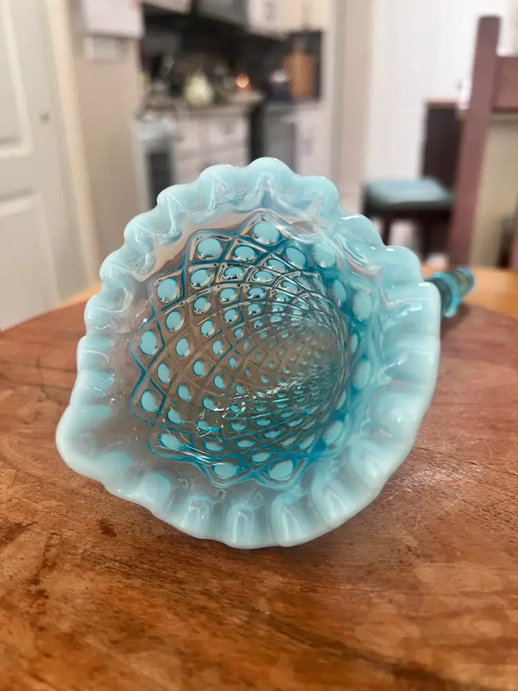 Fenton Hobnail Aqua Espergne Horn With Opalescence. 8x3”
In Beautiful Condition 