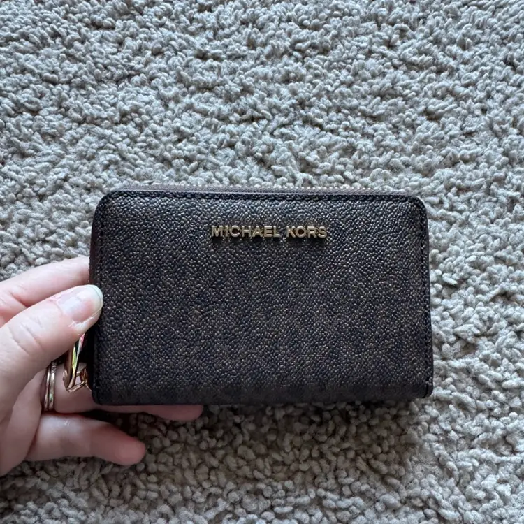 Small Michael Kors Zip Wallet