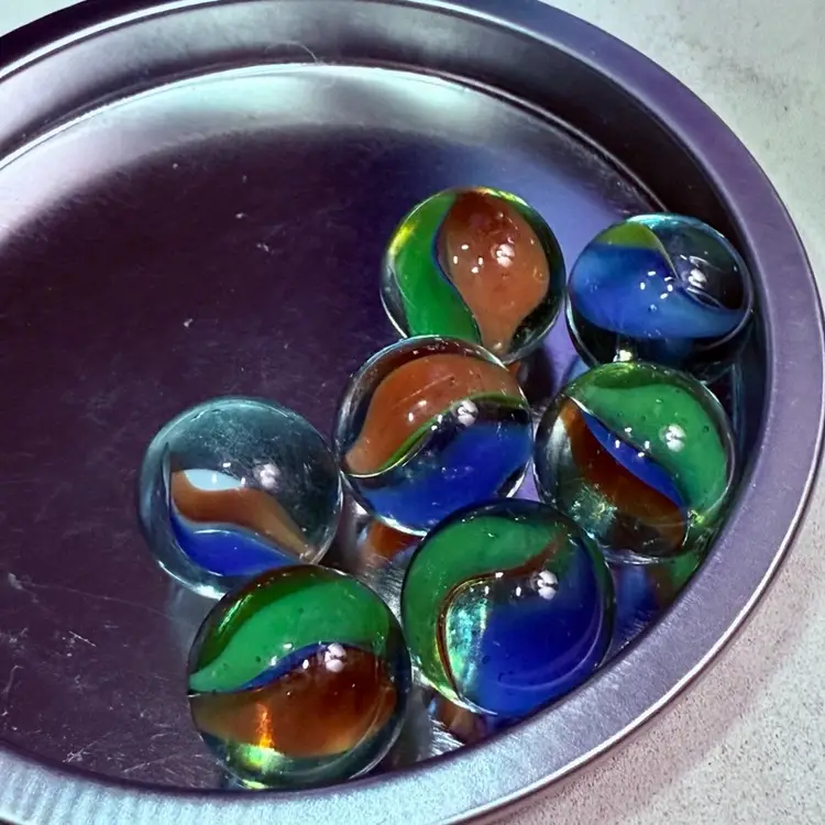 8 Cat’s Eye Marbles