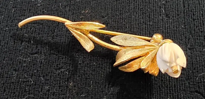 Gold Tone with Ceramic Flower Brooch