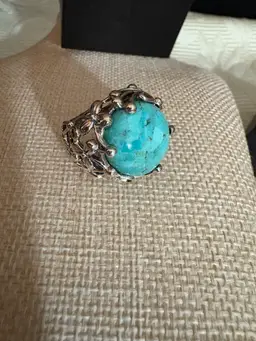 Turquoise & sterling Silver Ornate Floral Design Ring. Size 9. Stunning. New.