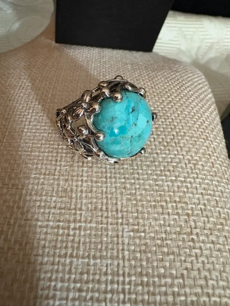 Turquoise & sterling Silver Ornate Floral Design Ring. Size 9. Stunning. New.