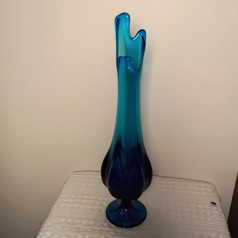 Viking bluenique 6 petal swung vase, 18"
