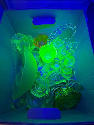 Be Return Show! Uranium Glass, Bags, Clothes, Items. Some NWT Of Everything!!! $2 Starts!!!