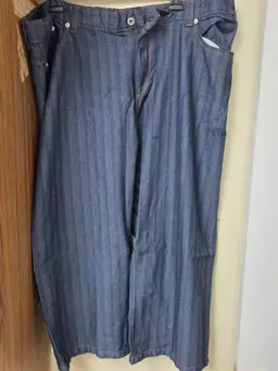 lot of 24 pieces Women Avenue Capri Embroider Stretch Denim Jeans Assorted sizes