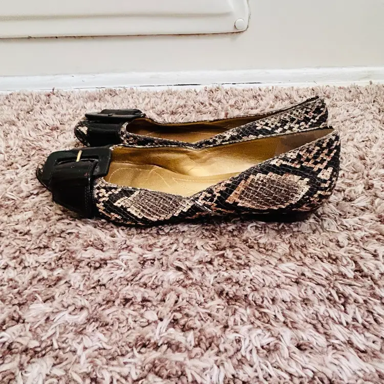 TAHARI Women’s Snake Print Square Toe Buckle Detail Flats Size 6.5 M