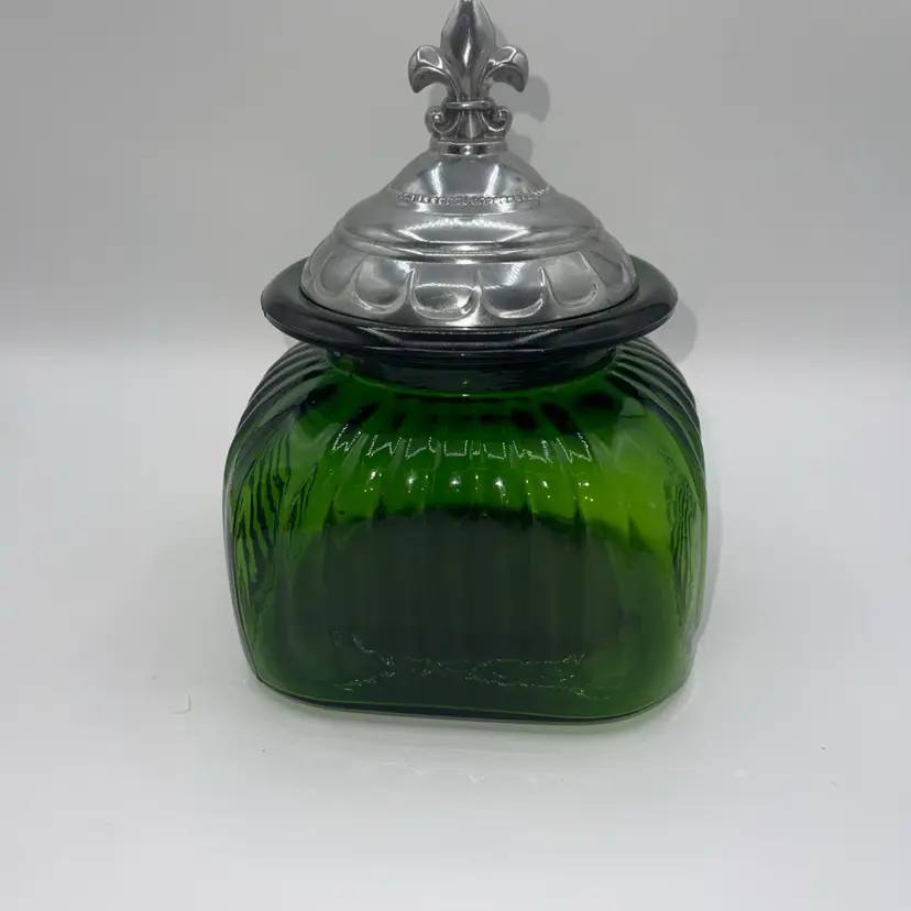 Glass Canister Emerald Green w/ Fleur De Lis Lid 8.5” made by Carson