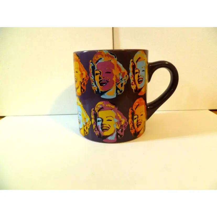 Marylin Monroe Radio Days Coffee Mug