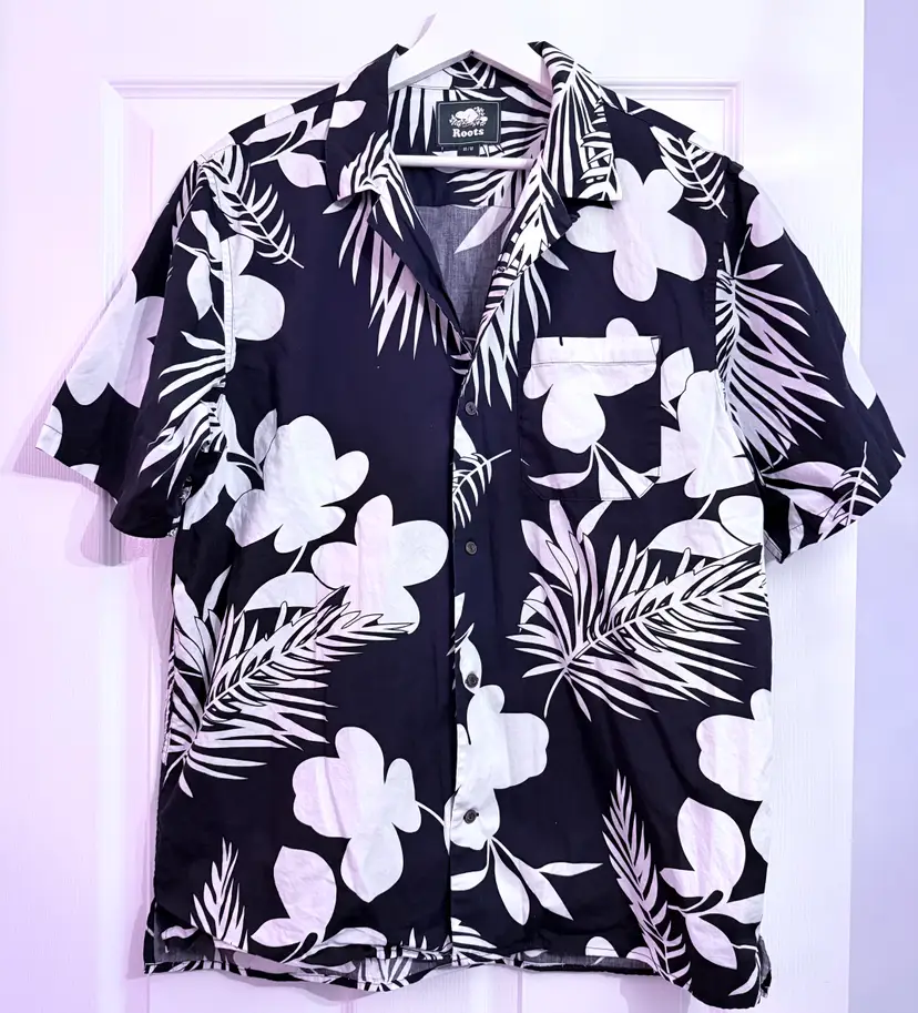 Roots Men's Hawaiian Shirt Size M/M Navy Blue White Tropical Print