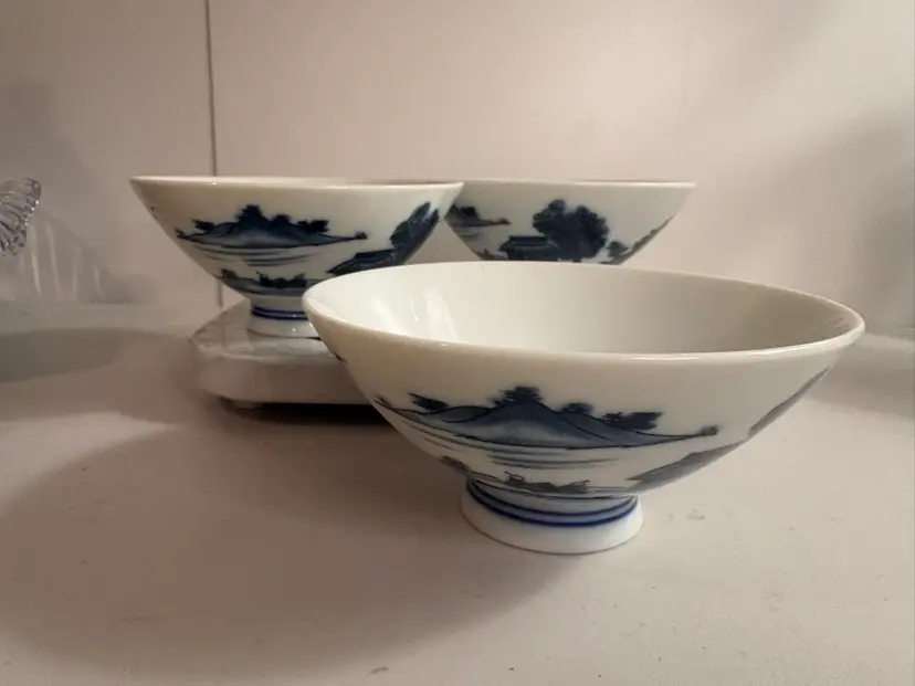 SET OF 3 BLUE AND WHITE JAPANESE RICE Or SOUP BOWLS MADE IN JAPAN