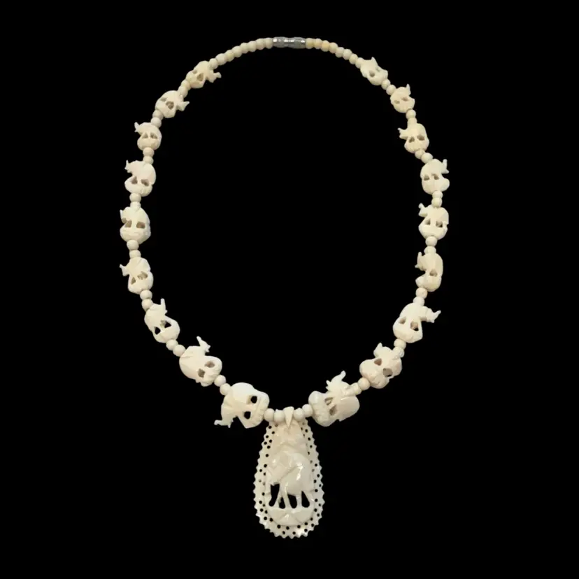 Vintage 1970’s Hand carved Bovine Bone Lucky Elephant Necklace Barrel Clasp 17”