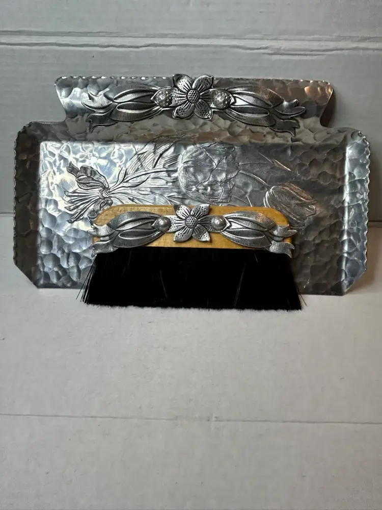 Vintage Rodney Kent 444 Hand Hammered Butler”s Crumb Catcher With Brush 1950’s