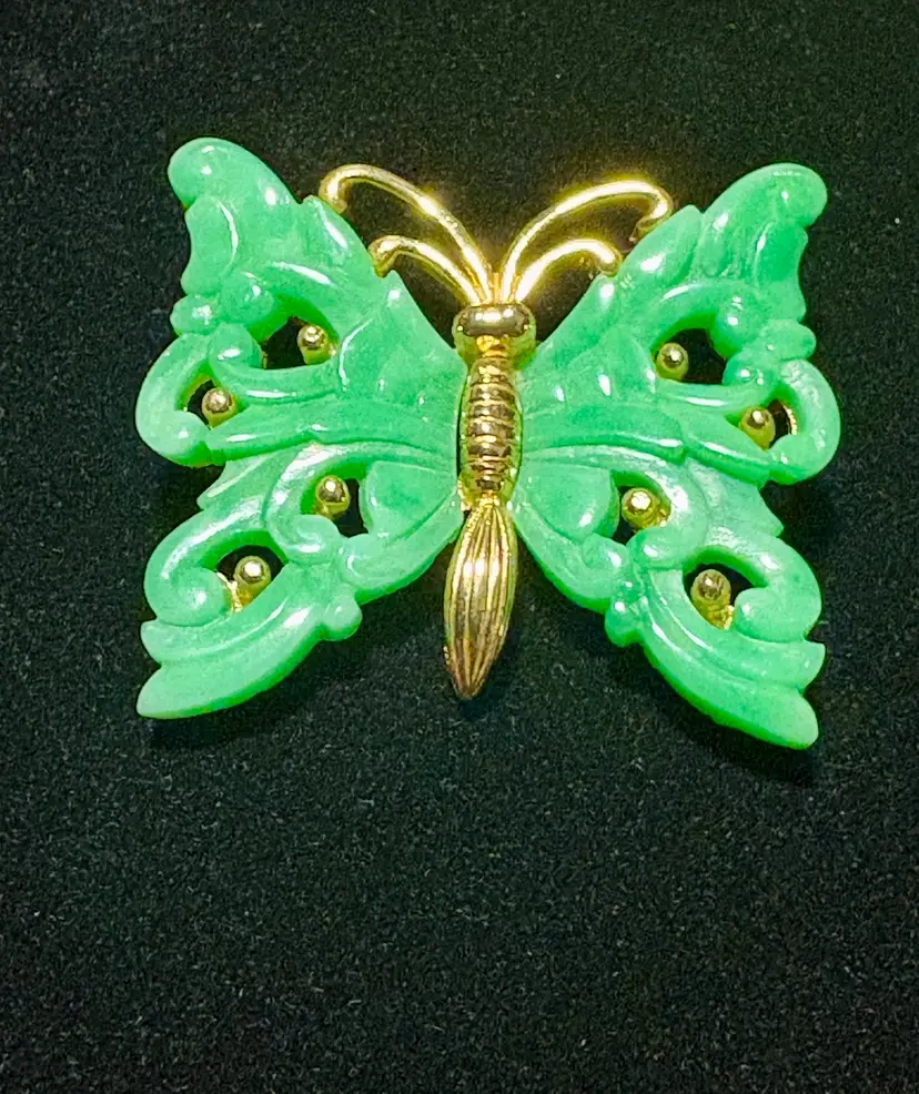 Hattie Carnegie Faux Jade Butterfly Brooch – Vintage 1950s