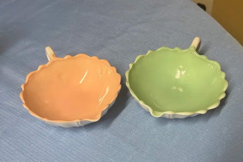 Anchor Hocking Vitrock "Oyster and Pearl" leaf-shaped nappies peach green