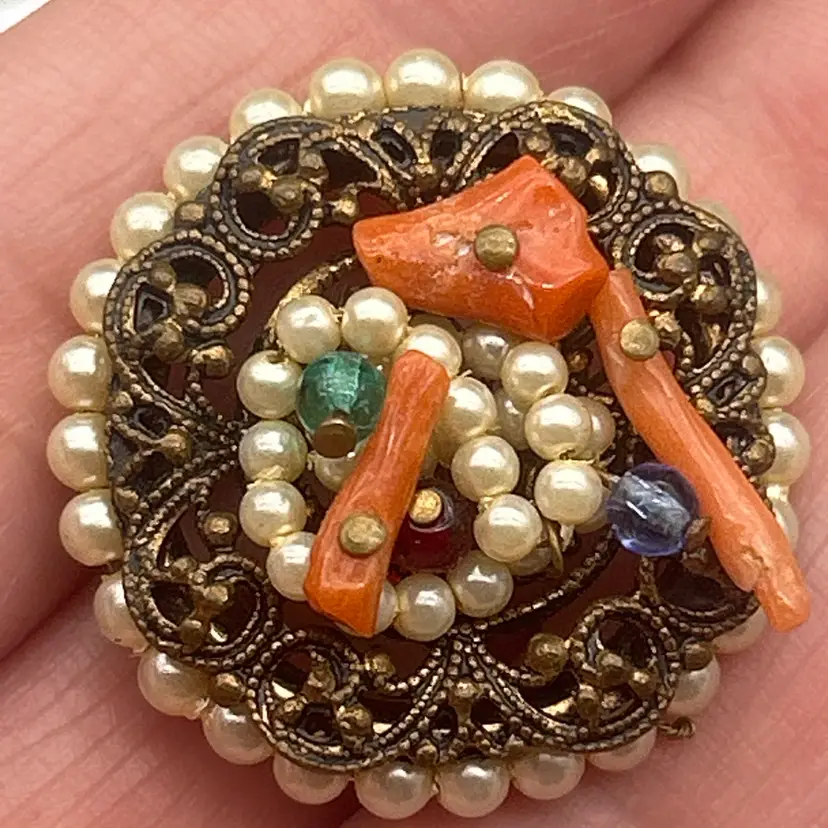 Vintage Faux Coral & Pearl Cluster Brooch Gold Tone Filigree Beaded Pin