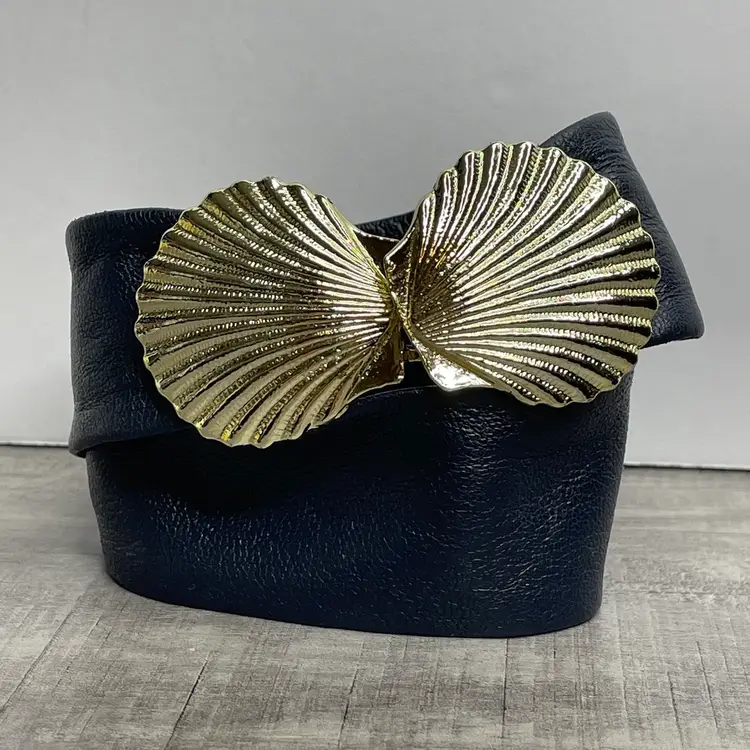Vintage Gold Seashell Buckle 1.5 in Navy Leather Adjustable Belt OSFA 30 in