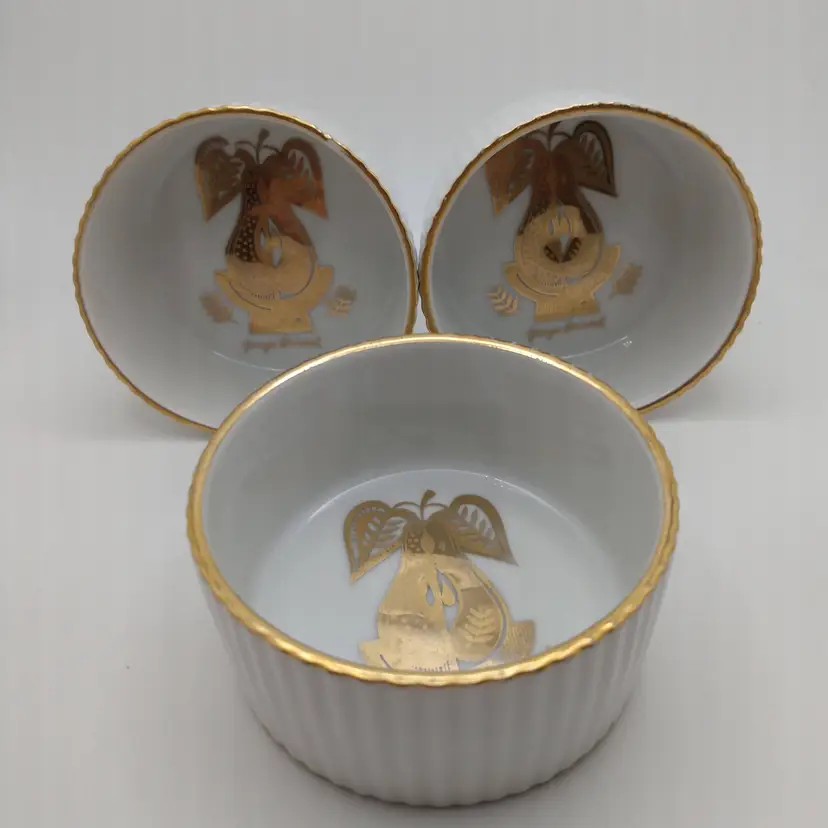 VTG Georges Briard Ovenware Ramekins Set of 3 White Gold Pear
