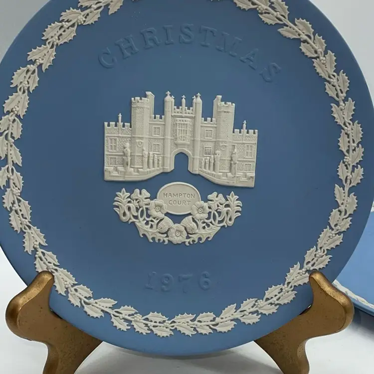 Wedgwood Christmas Plate 1976