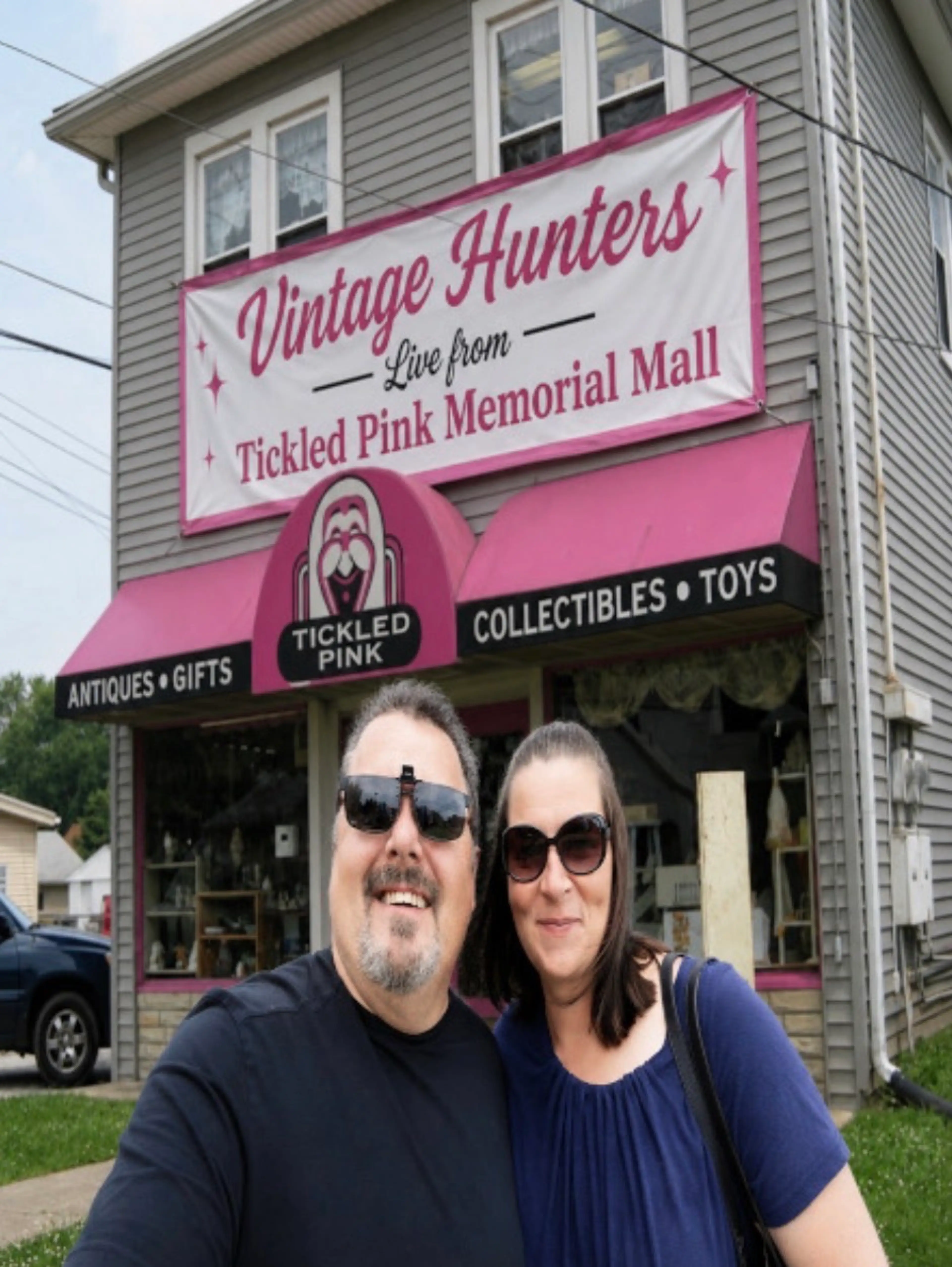 Live  (maybe) From Tickled Pink Memorabilia Mall ￼