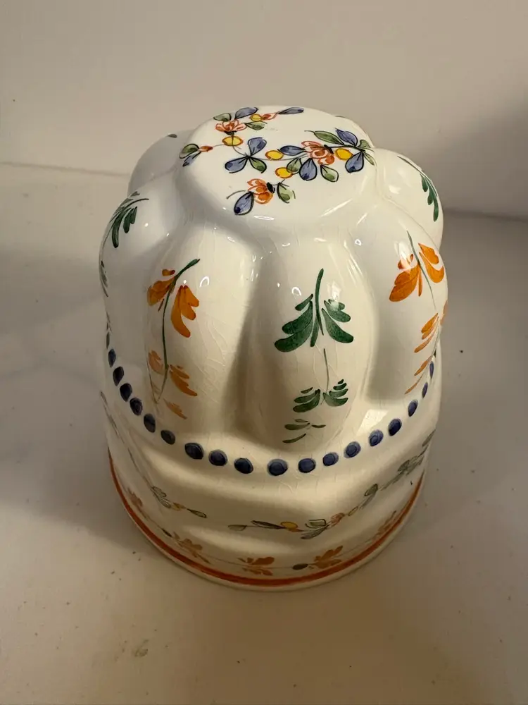 Large Ceramic Decorative Food Mold Jello One Quart Capacity Italy 6" Tall