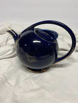 Vintage HALL China 6 Cup AIRFLOW TEAPOT #0443 Cobalt Blue Gold Leaf 1940s