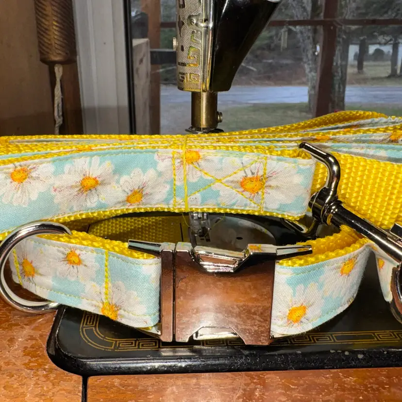 Dog Collar & Leash Yellow Daisy & Flower Print Large Handmade Heavy Duty Metal Buckle NEW