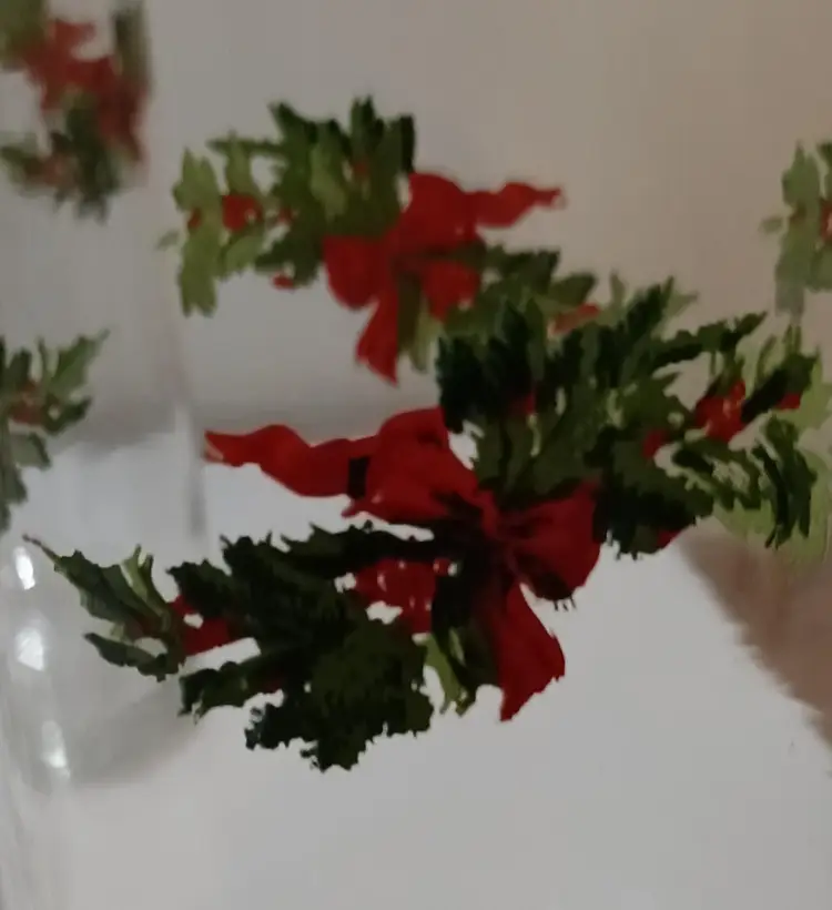 Vintage Libbey Christmas Glasses Set Of 6; Simplistic Design With Holly And Red Christmas Bows