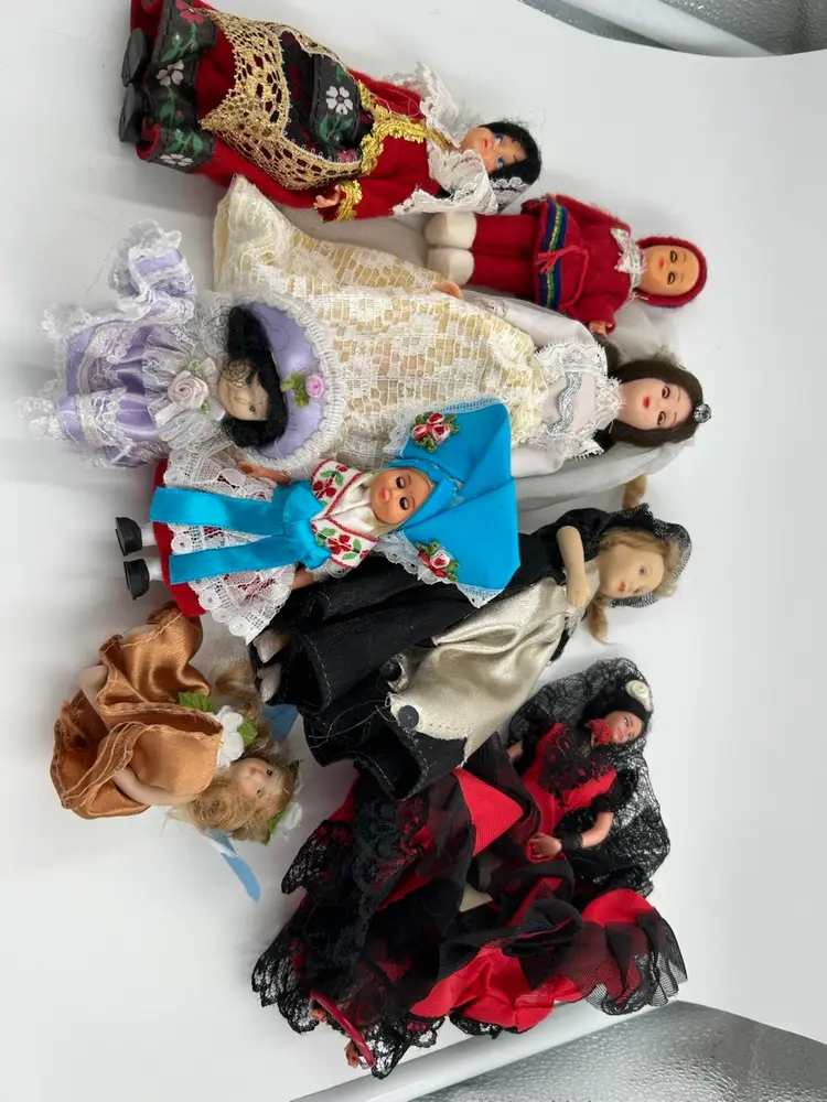 Lot Of 8 Vintage Dolls