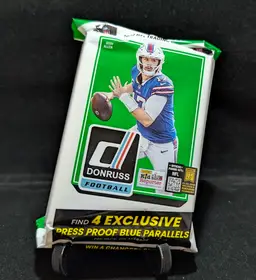 2022 Donruss Football Fat Pack Ripped Live with Chase Bonus