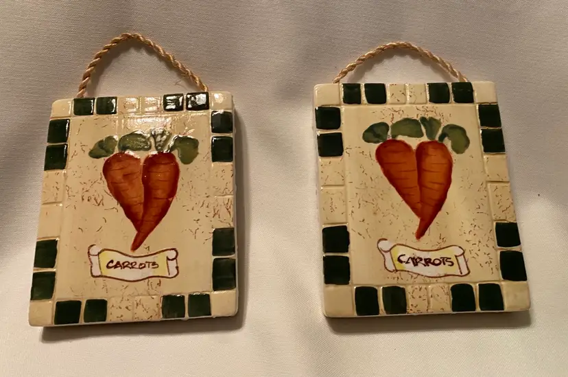 Beautiful Porcelain Trivet Carrots (2) Ceramic Wall Hangings Kitchen Decor 5x4"