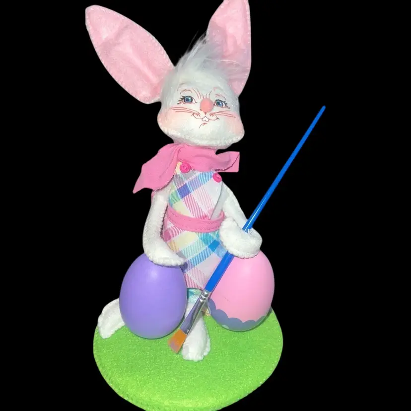 #01 Annalee Doll Bunny Painting Eggs