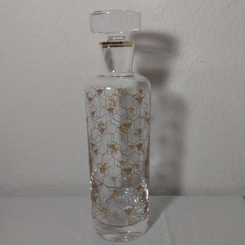 POW1 Williams Sonoma Honeycomb Gold Bee Print Glass Decanter with Stopper 34oz