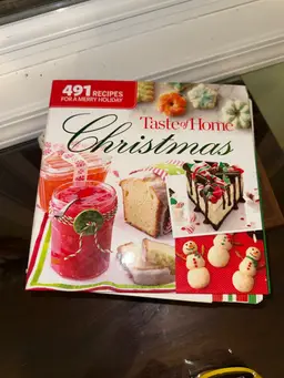 Taste of Home Annual Recipes 2017; 491 Recipes For A Merry Holiday Cookbook