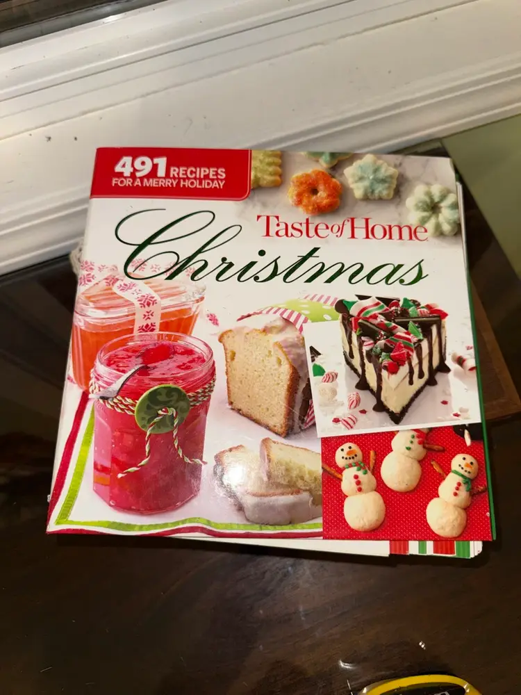 Taste of Home Annual Recipes 2017; 491 Recipes For A Merry Holiday Cookbook