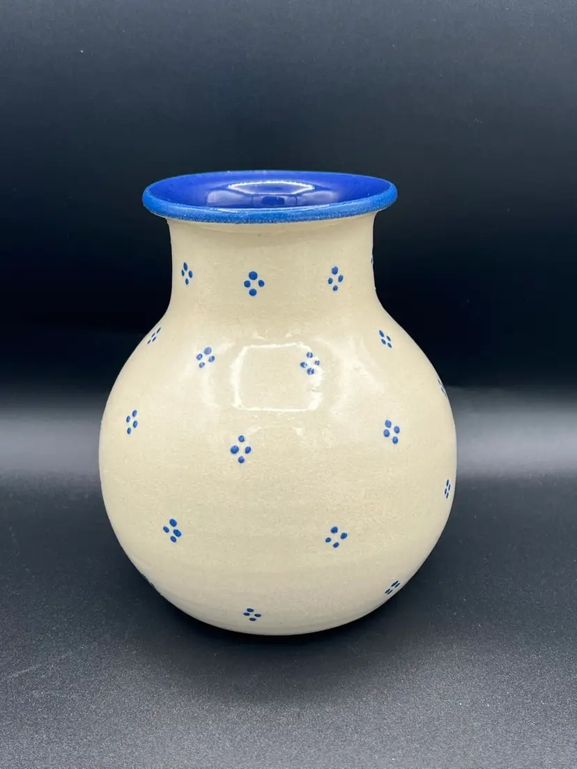 New! Vintage Pottery Vase Cream W/ Speckles Blue Dot Clusters & Blue Interior Signed