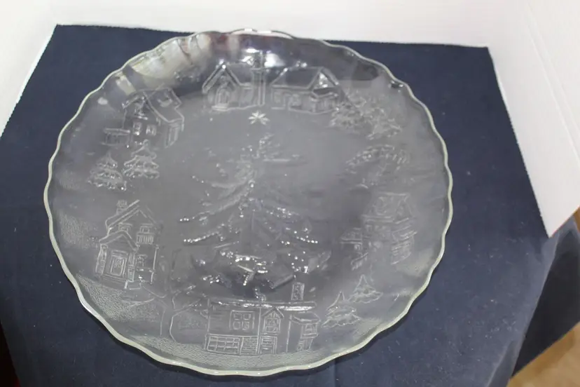 Vintage 1990 Crystal Clear Studios Christmas Village Serving Platter 13” Round