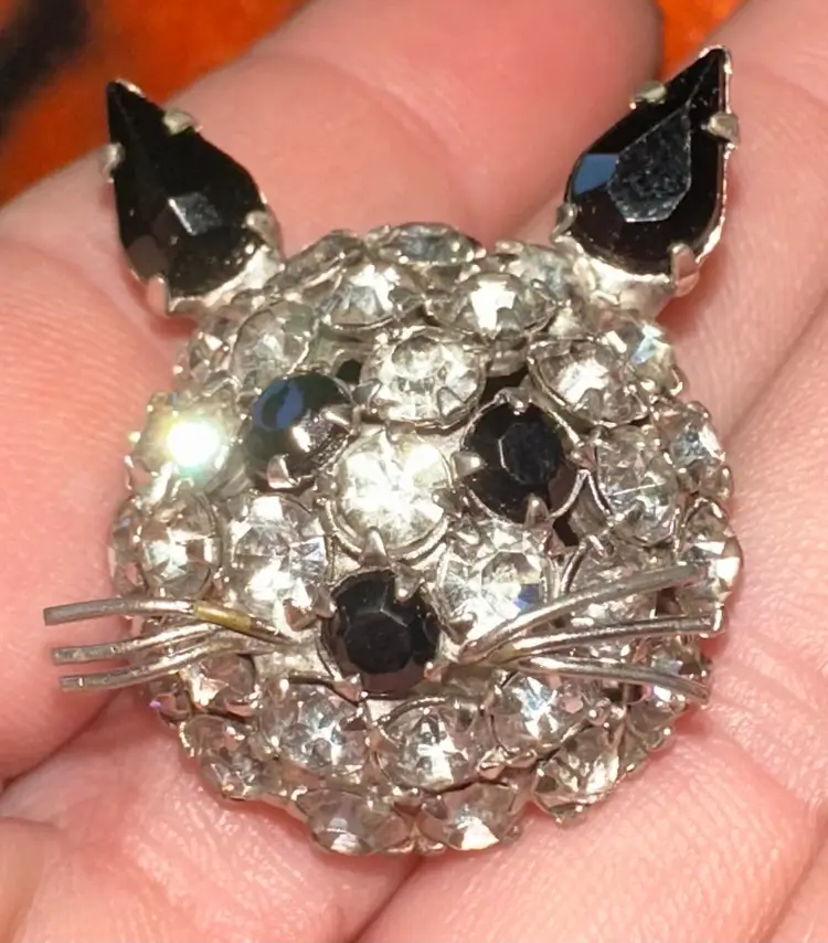 Warner AB Rhinestone Silver Tone Cat Face Brooch Pin Vintage