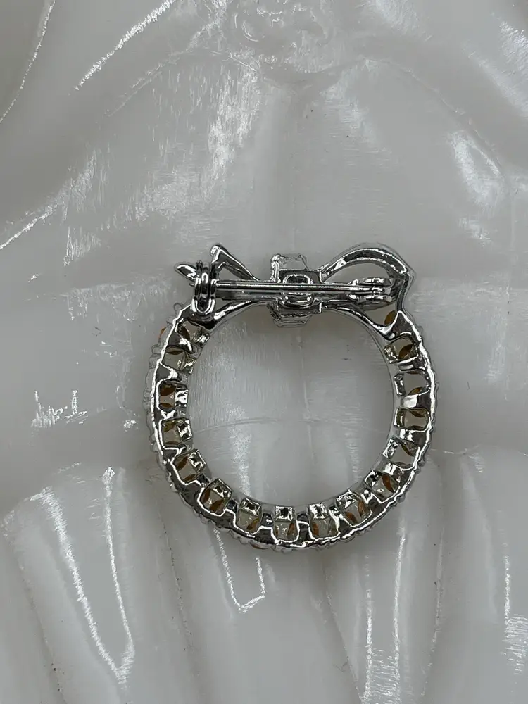 Silver Tone Metal Cornflower Blue Rhinestone Bow Wreath Brooch 1”🎀