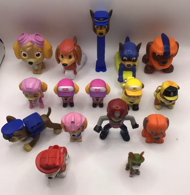 16 count Paw Patrol action figure toy lot