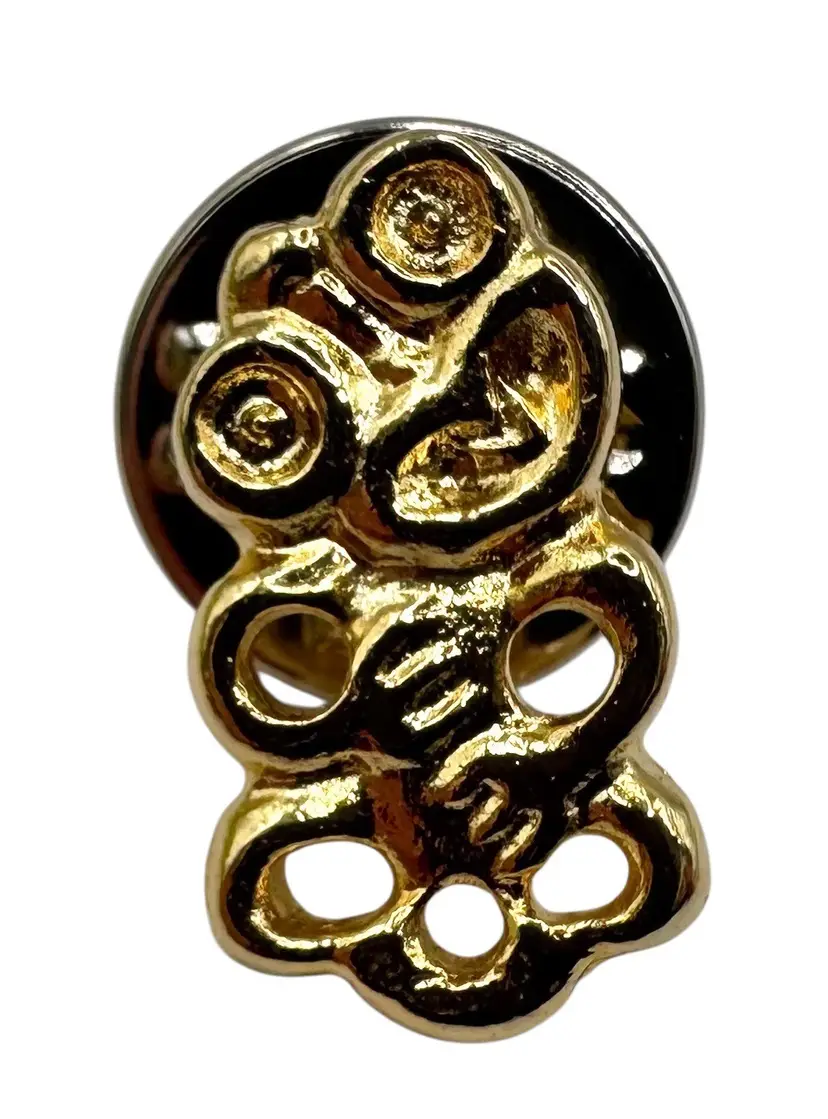 Vintage New Zealand Maori Hei Tiki Gold Tone Lapel Pin .5β