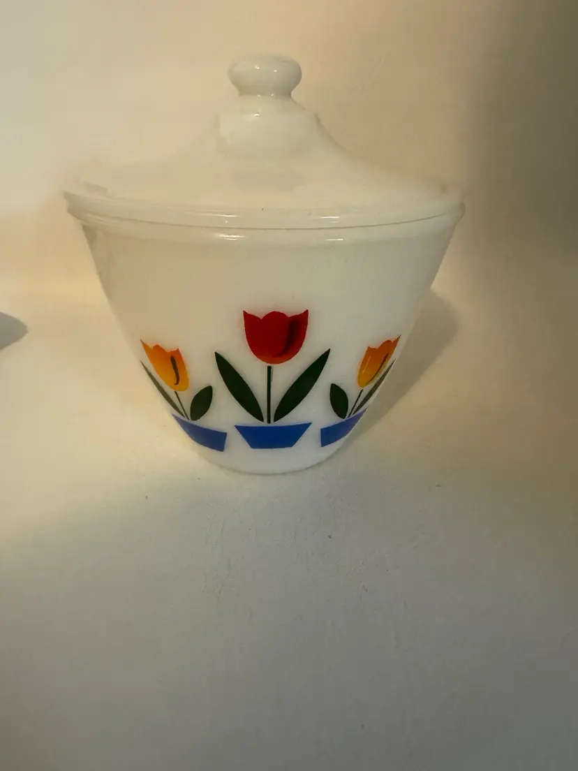 VINTAGE ORIGINAL FIRE KING TULIP PATTERN MILK GLASS GREASE JAR W ORIGINAL LID