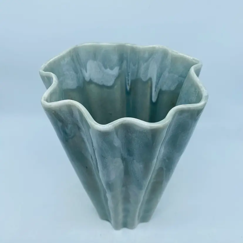 #3901 Canada Rare Grey Drip Glaze Ribbed Pottery Vase Colloma C104 from 1950s