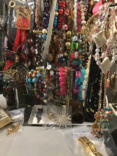 There’s Still More Jewelry! 