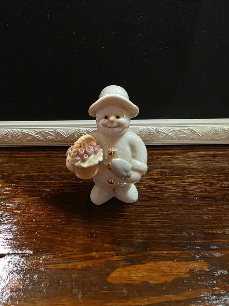 Vintage 2000 Lenox Snowman figurine.