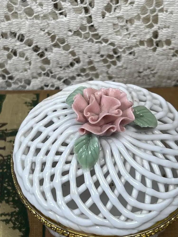 Porcelain Lattice Applied Pink Flower Hinged Round 4.5 Inch Diameter 3.5 Inch Tall 1970S Trinket Box