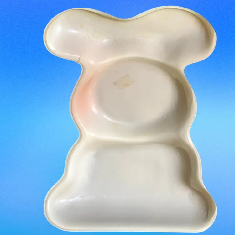 30. Vintage Plastic Easter Bunny Rabbit Candy Treat Dish Bowl Table Decor