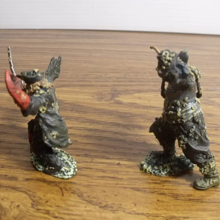 Disney Zizzle Pirates of the Caribbean At World's End Davy Jones & Angler Figure